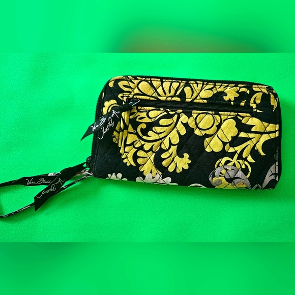 Vera Bradley Handbags - Vera Bradley Quilted Wristlet Yellow/Black/Gray/White Pre-Owned